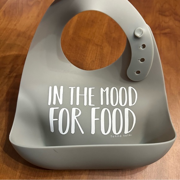 Bella Tunno In the Mood for Food Gray Silicone Bib - Picture 1 of 2